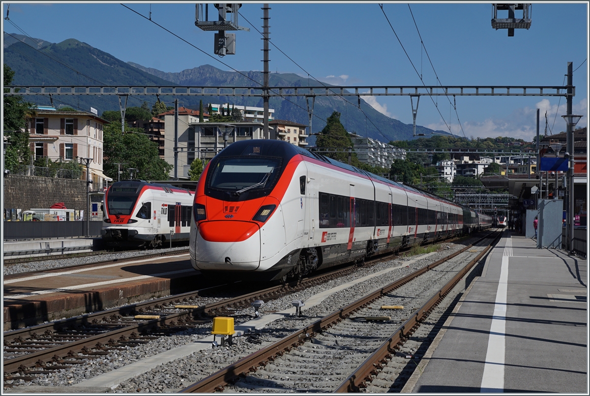 Der SBB RABe 501 Giruno  ist von Basel SBB in Lugano, am Ziel seiner Reise angekommen. 

23. Juni 2021