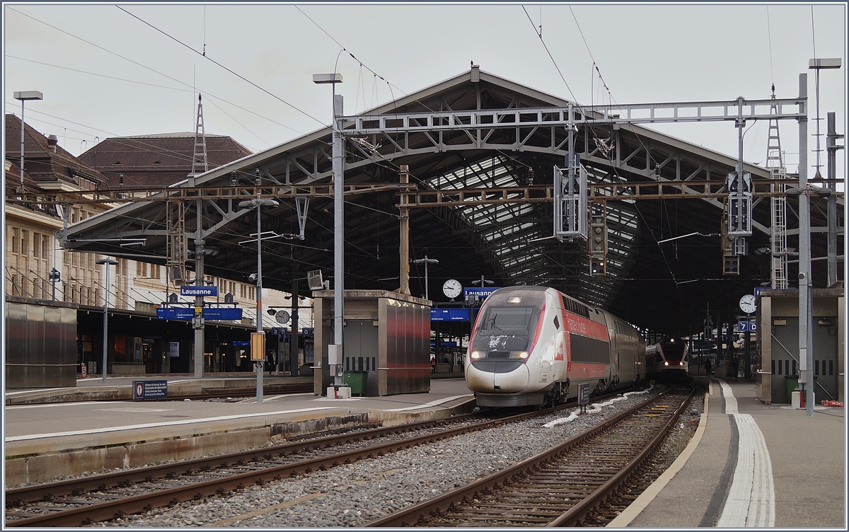 Der TGV Lyria 4717 verlässt Lausanne in Richtung Paris Gare de Lyon.

17. Jan. 2020