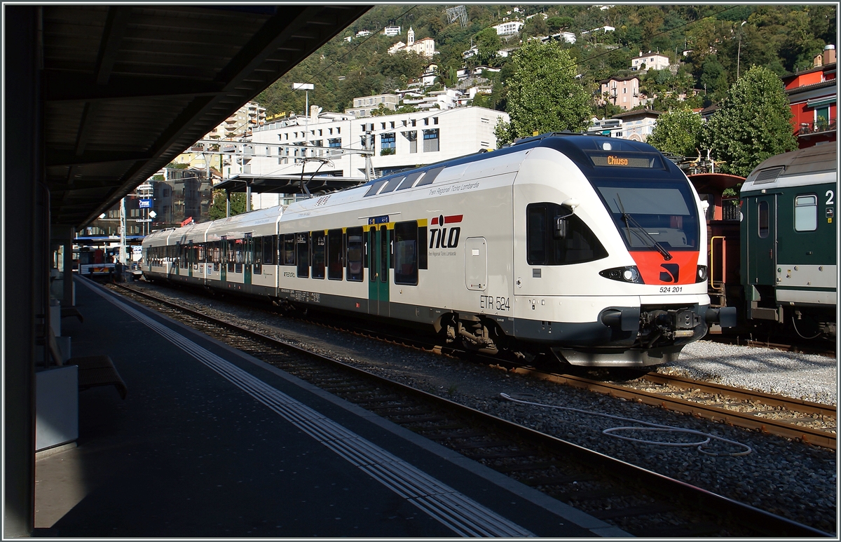 Der Trenord ETR 524 201 (TILO RABe 524 201) in Locarno.

25. Sept. 2015
 