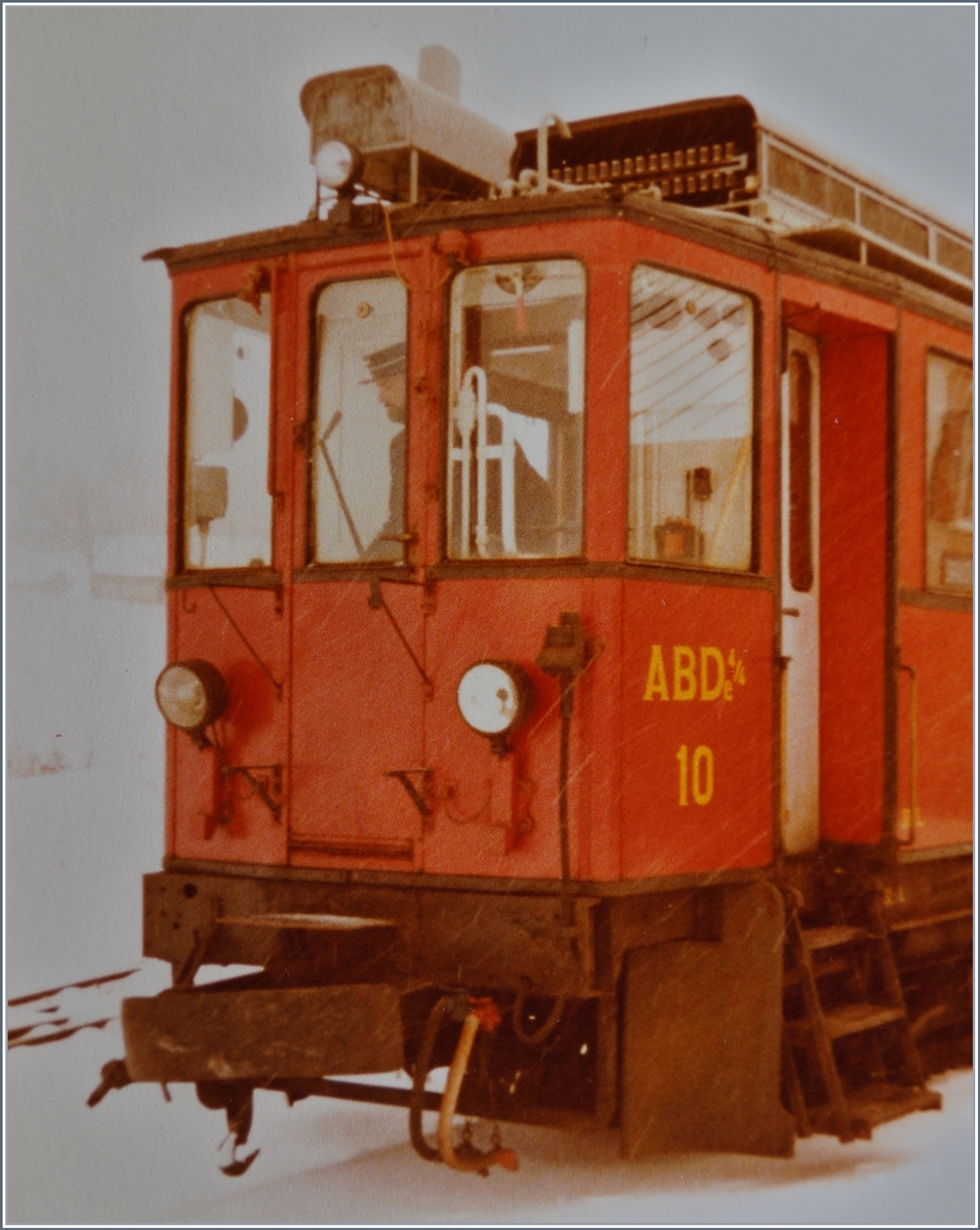 Detailbild der Front des ABDe 4/4 N� 10 in La Cure.

28. Nov. 1981