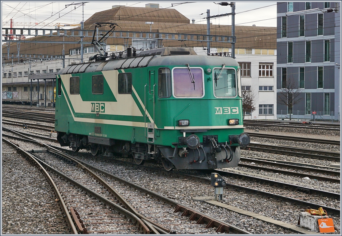 Die BAM MBC Re 4/4 II (UIC 91 85 4420 506-8 CH MBC) rangiert in Morges.
22. Feb. 2017
