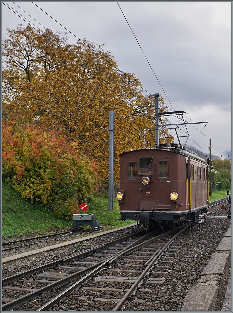 Die BOB HGe 3/3 29 rangiert in Blonay bei der Blonay Chamby Bahn. 

24. Okt. 2020