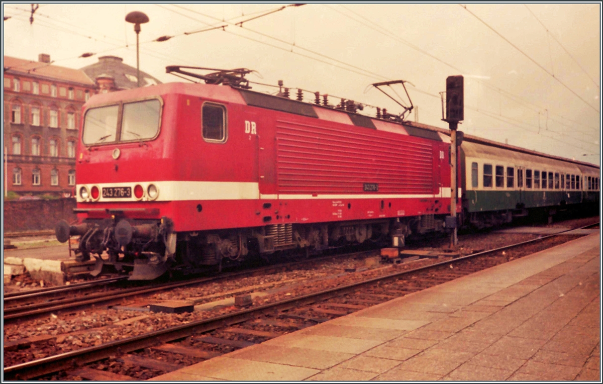 Die DR 242 276-3 in Schwerin. 

25. Sept. 1990
