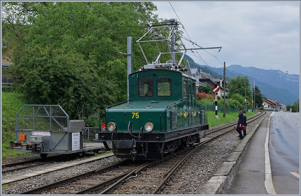 Die +GF+ Ge 4/4 75 der Blonay-Chamby Bahn raniert in Blonay.

28. Juni 2020