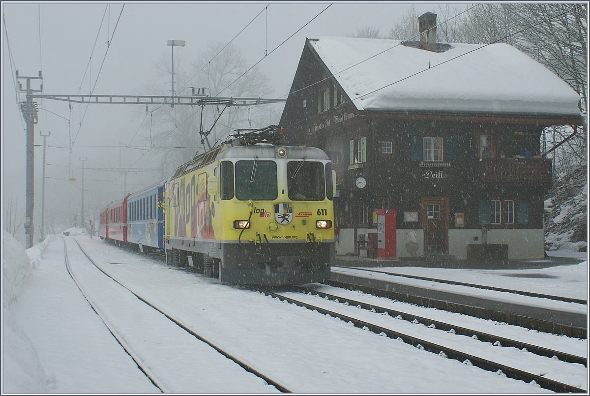 Die RhB Ge 4/4 II 621 erreicht mit ihrem Regionalzug von Chur nach Arosa den Halt Peist.
3. März 2009