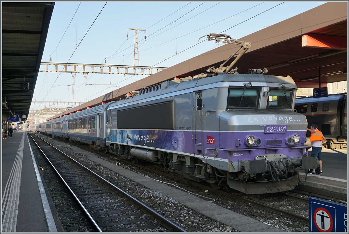 Die SNCF BB 22391 ist mit ihrem TER von Lyon an ihrm Ziel in Genève angekommen.

2. August 2021