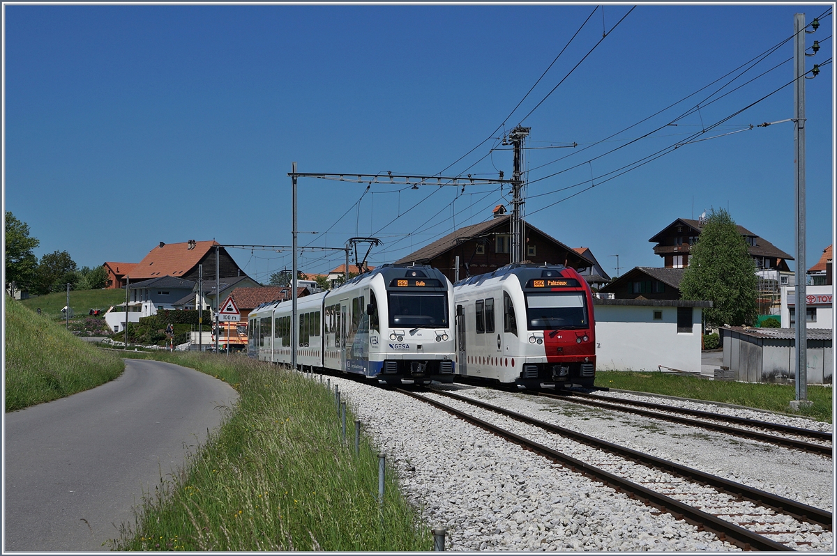Die TPF SURF Be 2/4 - B - ABe 2/4 101 und 106 kreuzen sich in Vaulruz Sud.

19. Mai 2020