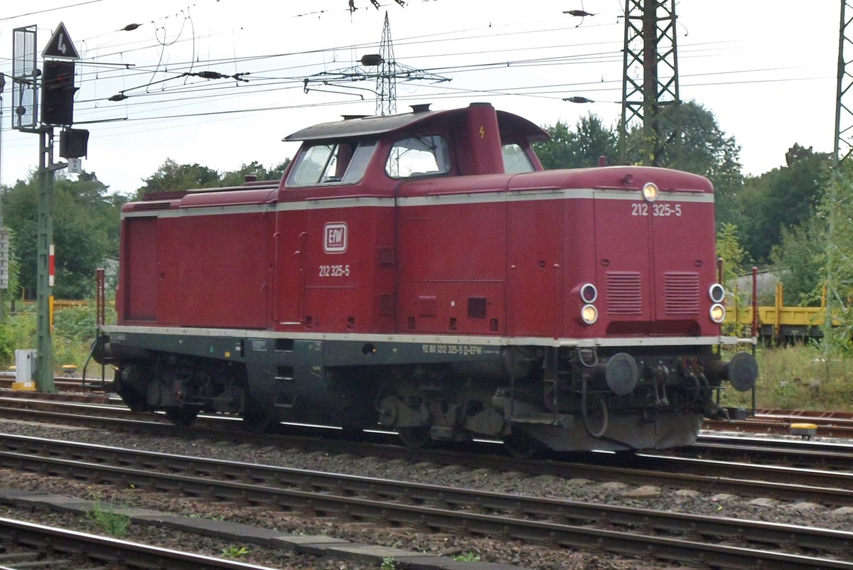 EfW 212 325 lauft am 16 September 2016 um in Duisburg-Entenfang.