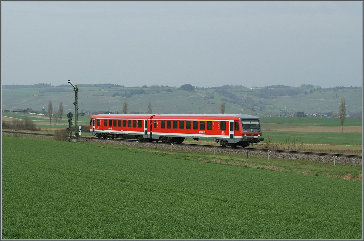 Ein DB VT 628 im Klettgau (CH) bei Wichlingen-Hallau. 

8. April 2010