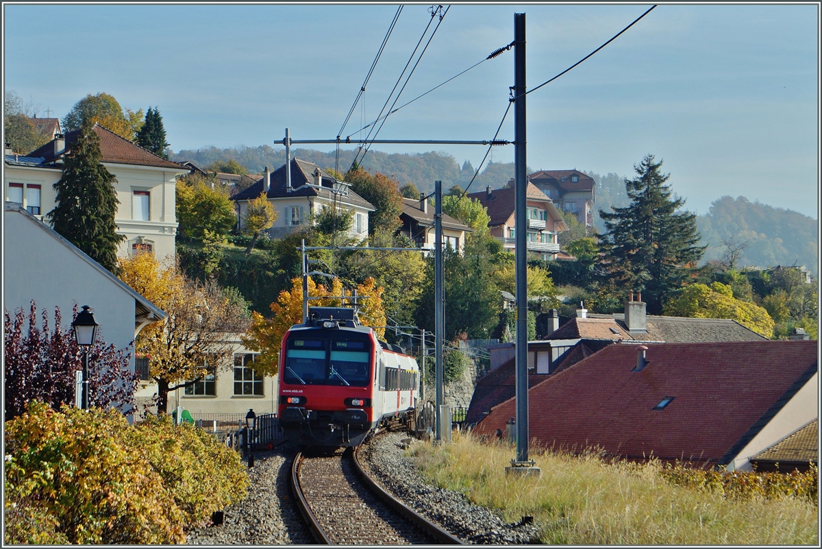 Ein Regionalzug hat Chexbres in Richtung Vevey verlassen. (Strecke des Train des Vigens).

2. Nov. 2014