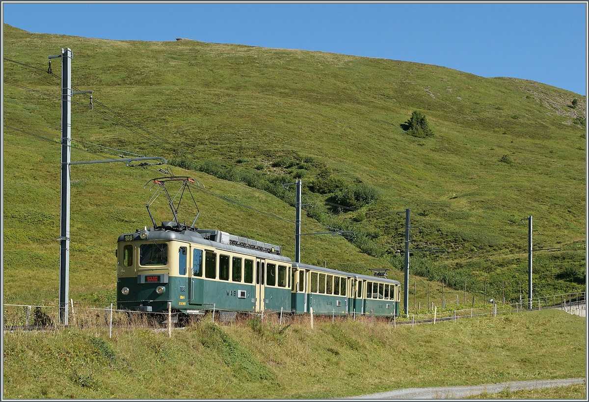 Ein WAB Zug auf Talfahrt kurz nach der KLeinen Schiedegg.
21.08.2013