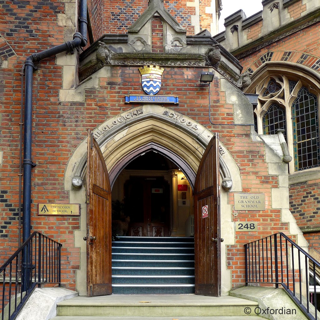 Eingangsportal zur Abercorn Prep. School in St John's Wood, London. Schulgebäude erbaut in 1792.