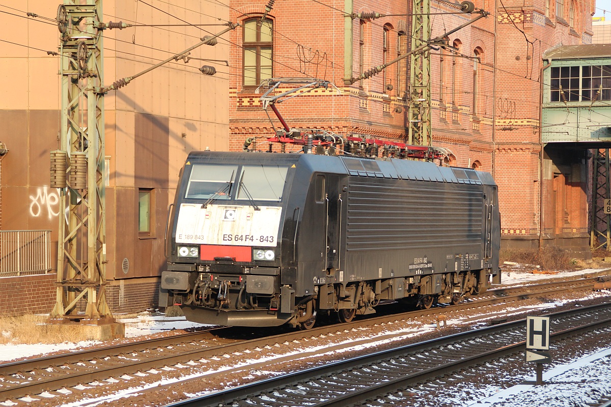 ES64F4-843/6189 843-6 kam von HH-Hohe Schaar wo sie einen Öler hingebracht hatte. HH-Harburg 31.1.12