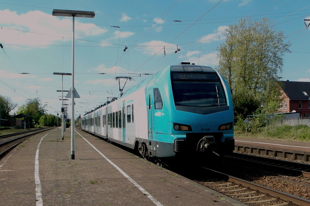 ET4-02 der Eurobahn steht am 26 April 2025 in Salzbergen.