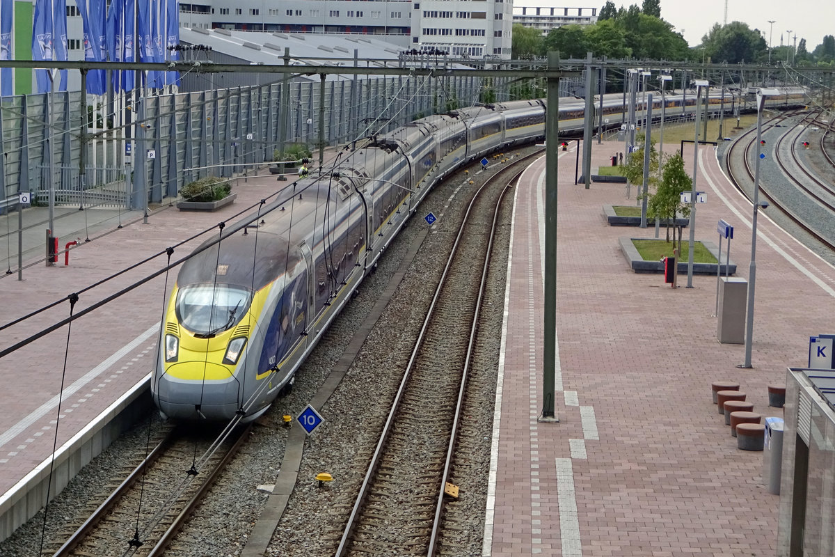 EuroStar 4007 treft am 19 Juli 2019 in Rotterdam Centraal ein. 