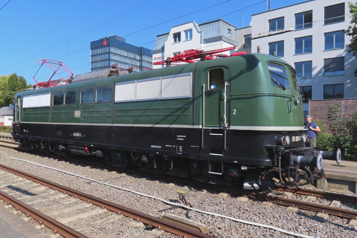 Ex-DB 151 001 der Bayernbahn steht am 15 September 2023 in Gppingen.