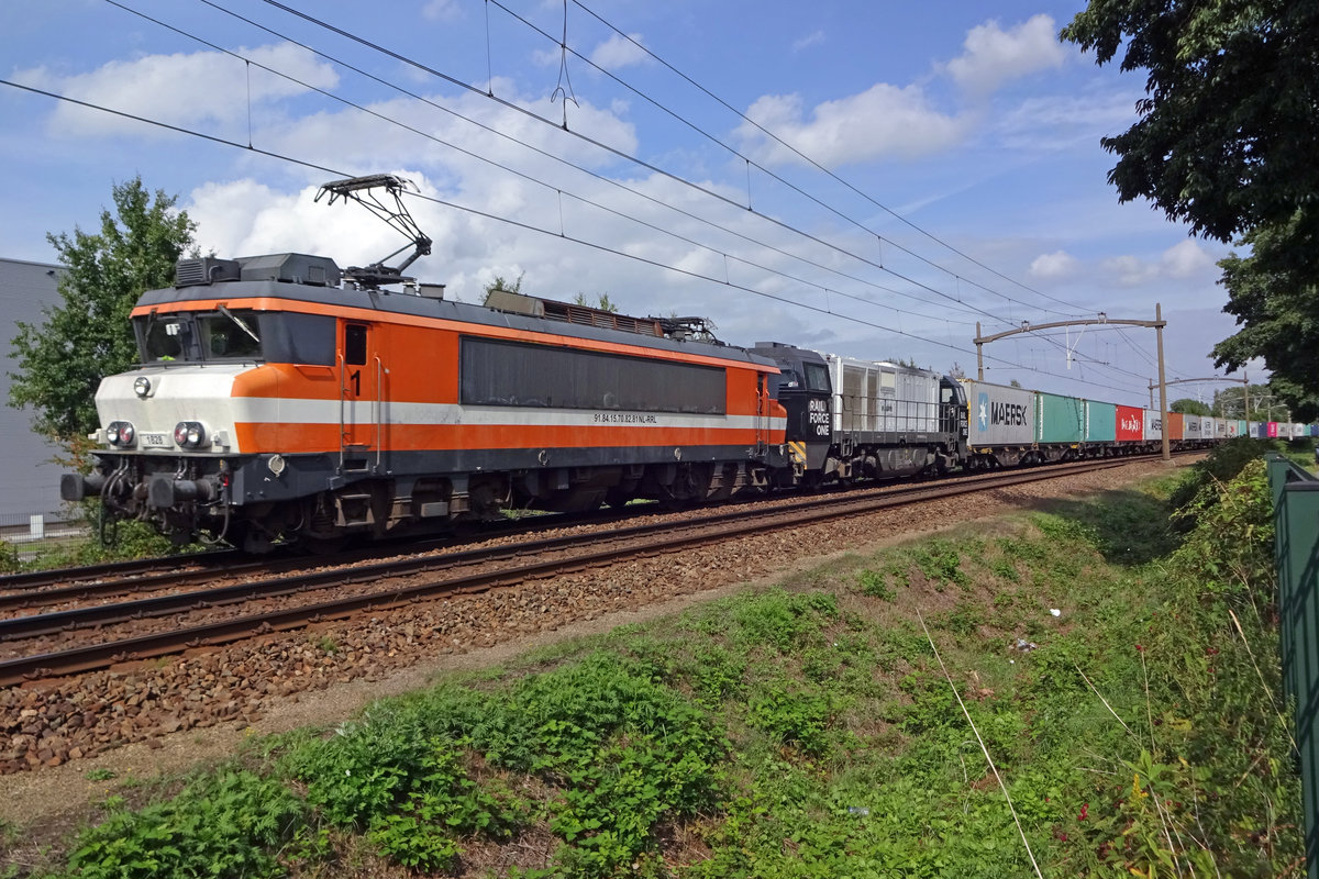 Ex-LOCON 1828, heute RFO, schleppt am 16 Augustus 2019 ein KLV durch Oisterwijk.