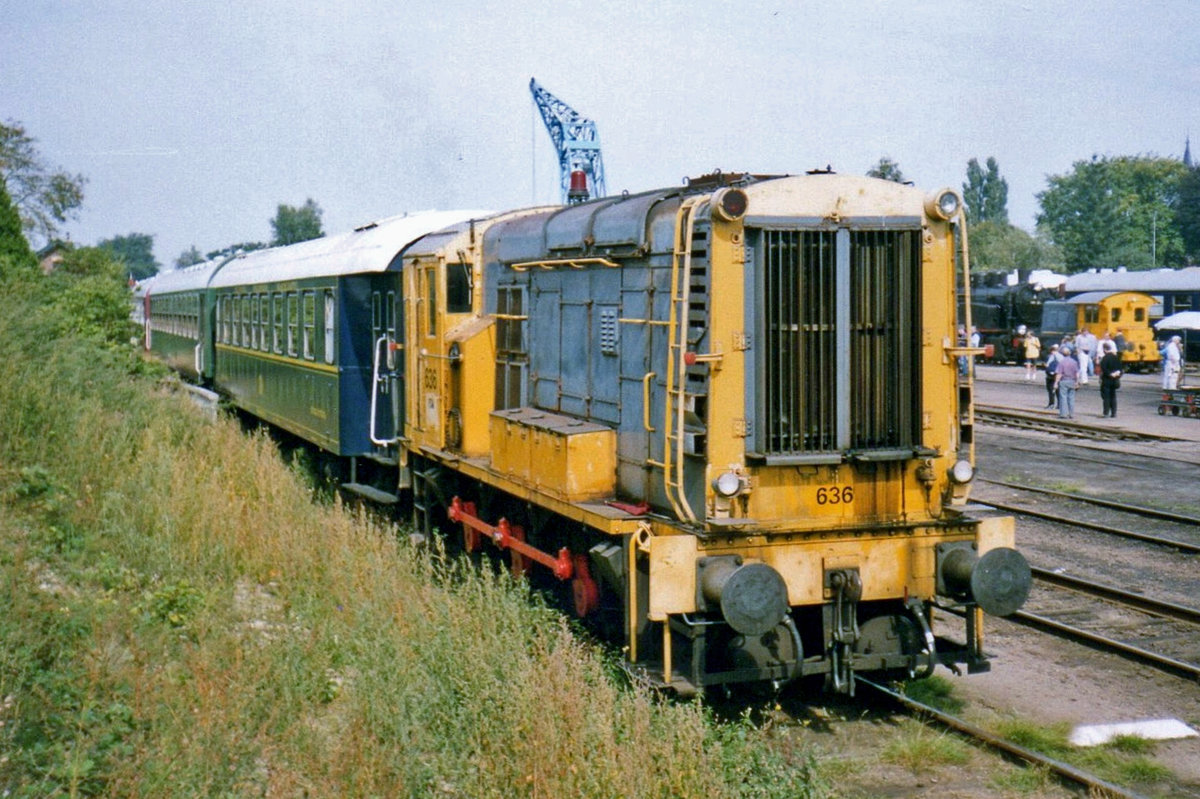Ex-NS 636 steht in Beekbergen am 2 September 2000.