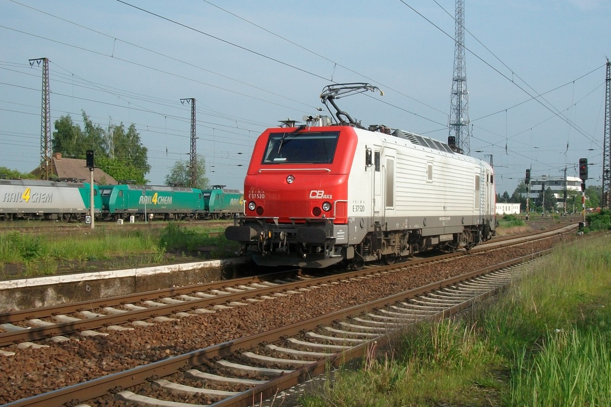 Ex-Veolia 37520 lauft um in Grosskorbetha am 29 Mai 2010.