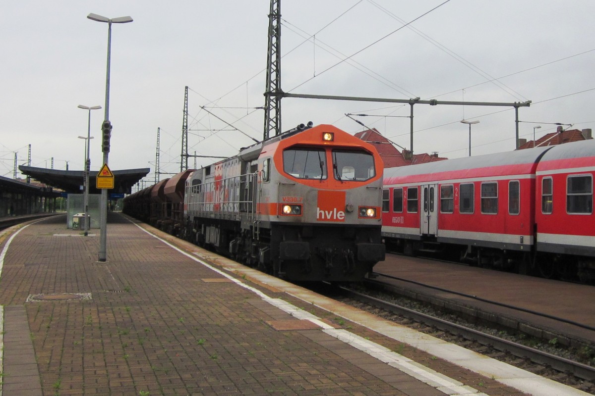 HVLE V 330.7 durchfahrt am versoffenen 1.Juni 2013 Weimar.