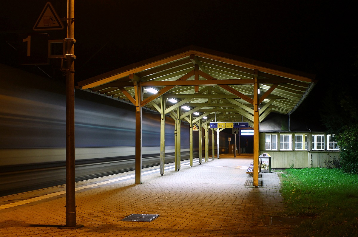 Impressionen aus Schleswig beim warten auf den Beginn der nächtlichen Gleisarbeiten im Bhf Schleswig. 12.10.2013 