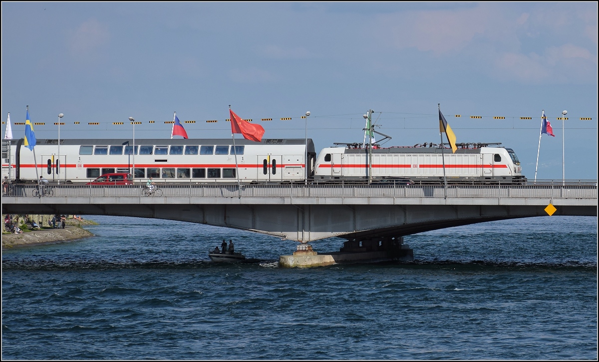 Langsam wird es ernst. 147 560 mit ihrem IC2 CH wagt sich fast schon in die Schweiz. Konstanz, Juni 2019.