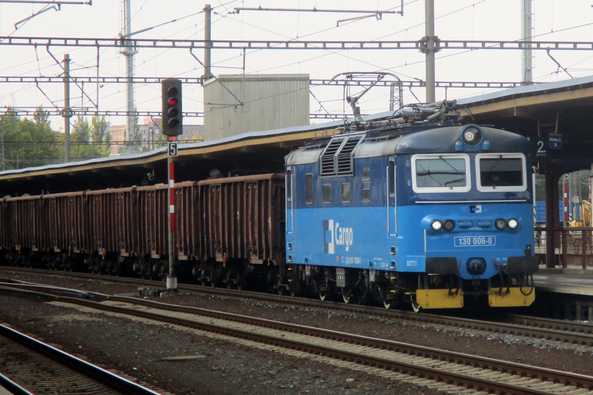 Leerzug mit 130 006 durchfahrt am 14 September 2018 Kolín. 