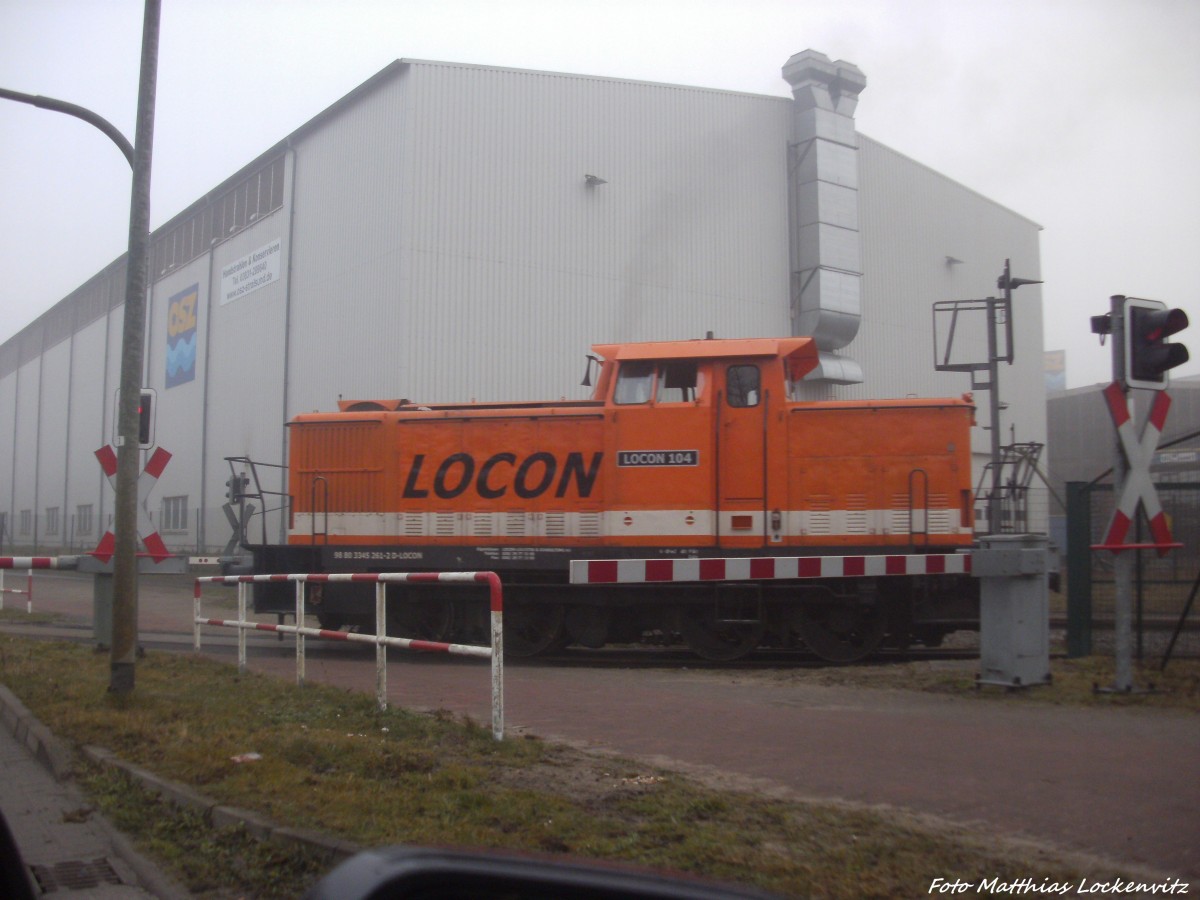Locon 104 auf Rangierfahrt in Stralsund am 6.3.14