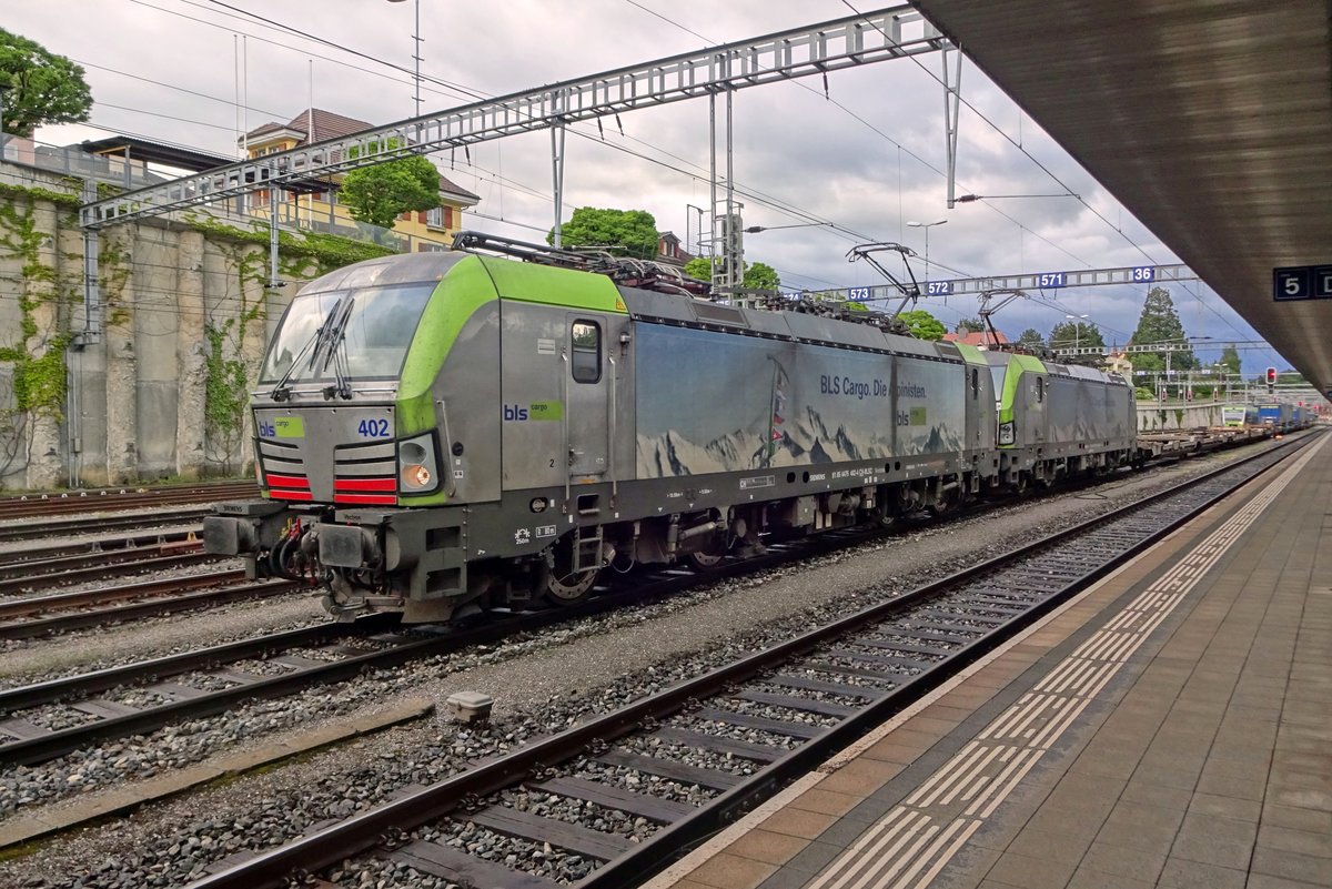 Mit ein Zug aus Rotterdam-Kijfhoek ist BLS 475 402 am 328 Mai 2019 in Spiez angekommen. Die BLS-Vectronen schaffen die ganze Fahrt zwischen Italien (Mortara, Melzo) unddie Niederlände (Kijfhoek) ohne Lokwechsel. 