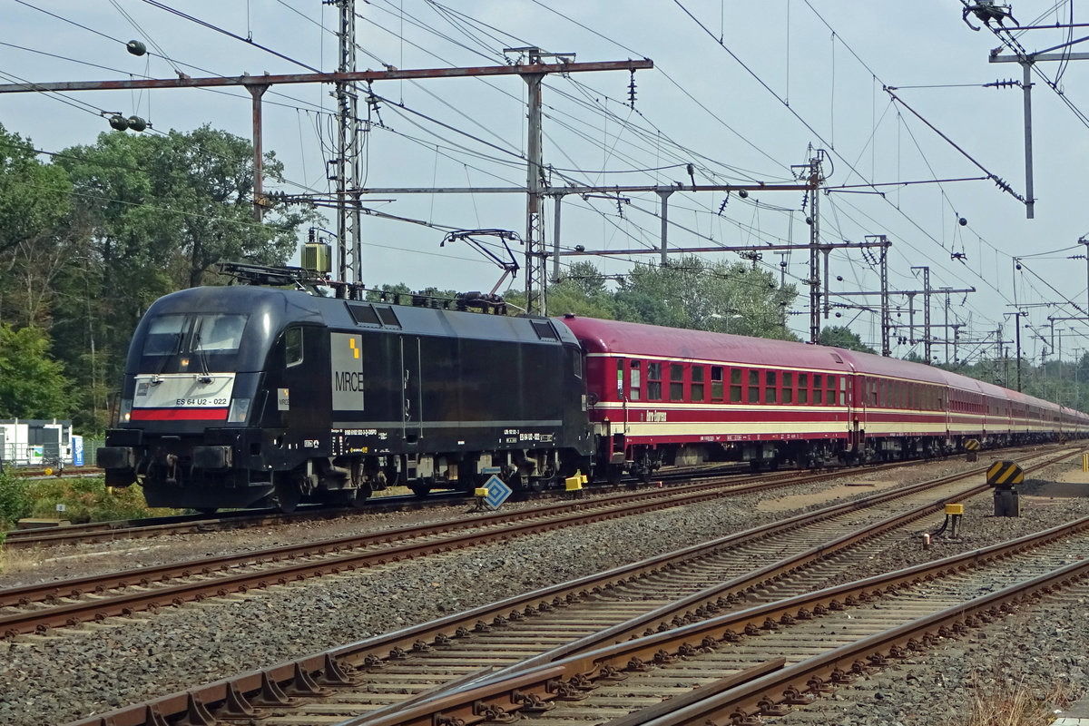 Mit das Leerpark fr den Sziget-Express-2 treft U2-022 am 5 Augustus 2019 in Bad Bentheim  ein. 