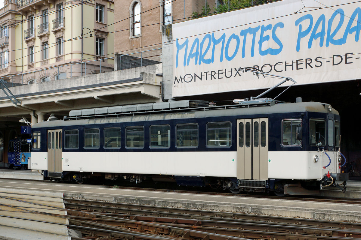 MOB: Be 4/4 1006 (ehemals ASm) in fotogener Stellung in Montreux am 19. Juni 2016 zur Freude des Fotografen, der während vielen Jahren mit diesem Fahrzeug von Riedholz nach Solothurn zur Schule und zur Arbeit gefahren wurde.

Damals war sie SNB noch eine richtige Eisenbahn - heute nur noch ein Überlandtram !
Schön wäre es, wenn dieser Triebwagen wenigstens in der Romandie noch einige Jährchen überleben könnte.

Foto: Walter Ruetsch  