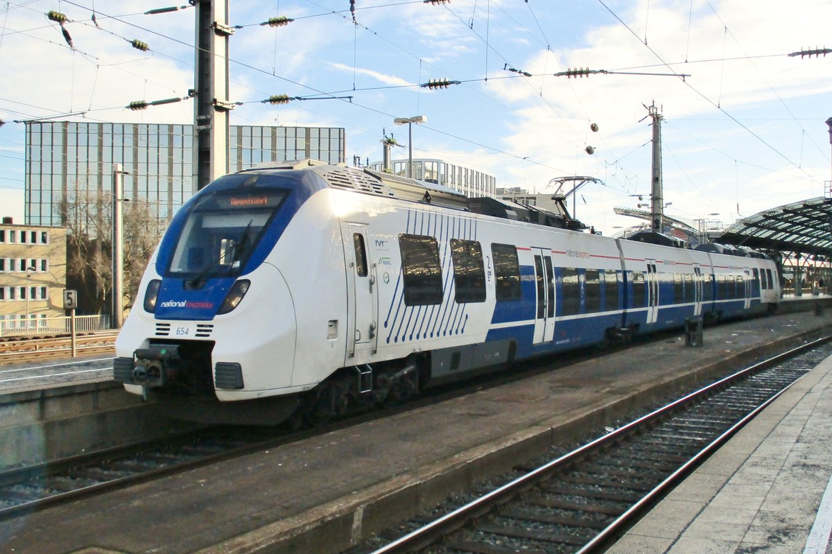 NNational Express 654 steht am 20 Jnner 2017 in Kln Hbf.