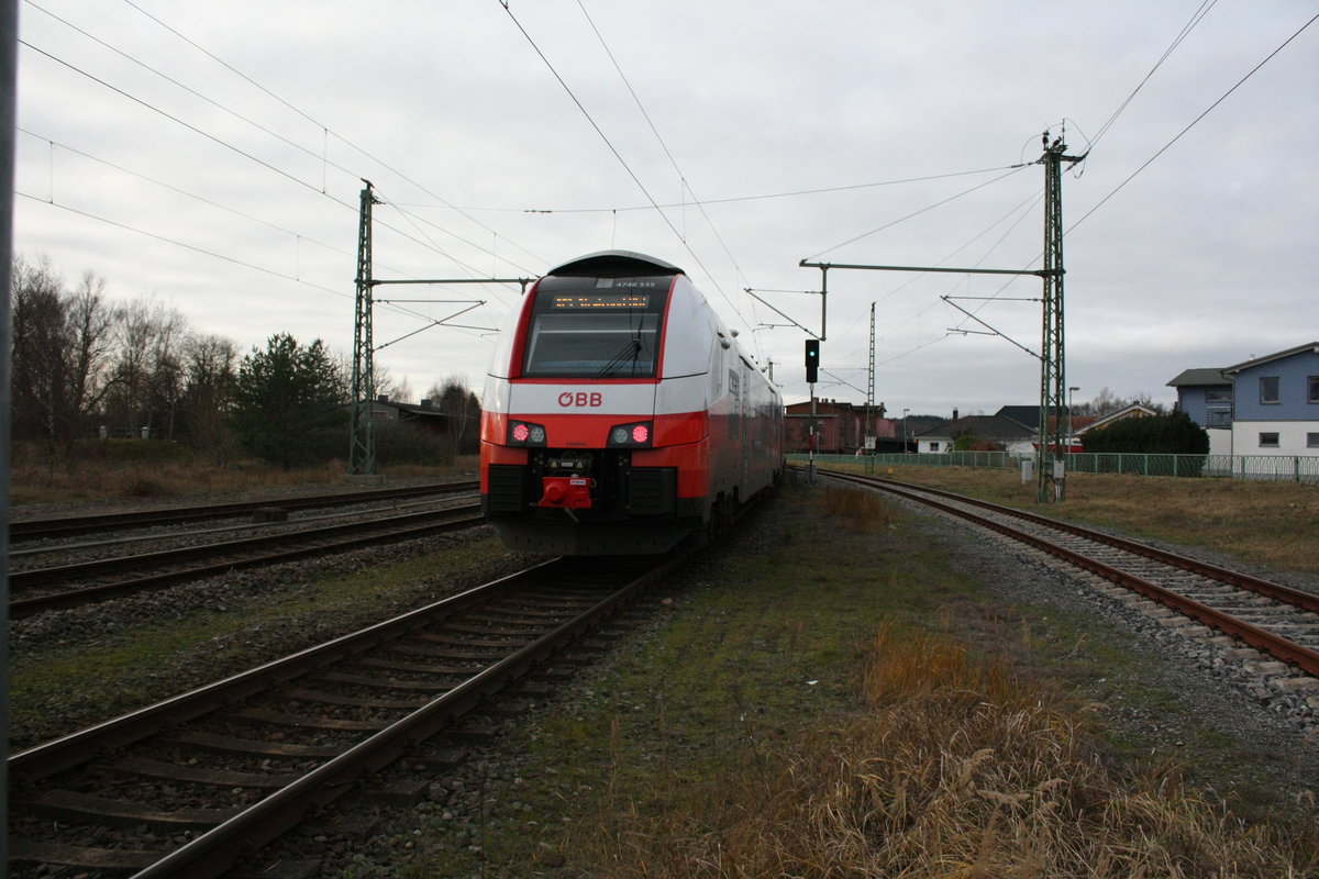 BB / ODEG 4746 055/555 verlsst den Bahnhof Bahnhof Lietzow (Rgen) in Richtung Stralsund Hbf am 28.12.19