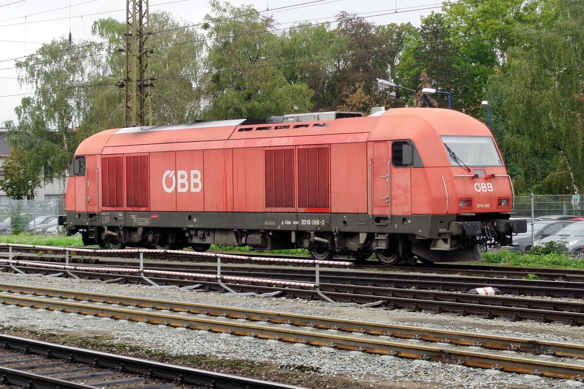 ÖBB 2016 066 steht abgestellt in Wels Hbf am 23 September 2018.