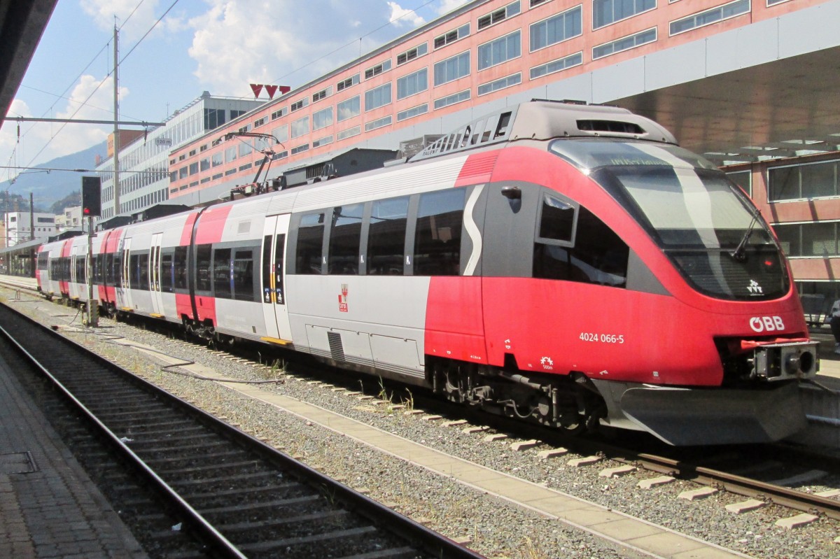 ÖBB 4024 066 steht am 5 Juni 2015 in Innsbruck Hbf.