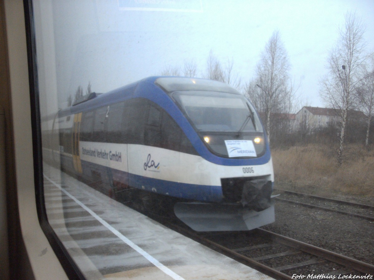 OLA VT 0006 mit ziel Ueckermnde Stadthafen bei der Einfahrt in den Bahnhof Strasburg (Uckerm) am 14.12.13