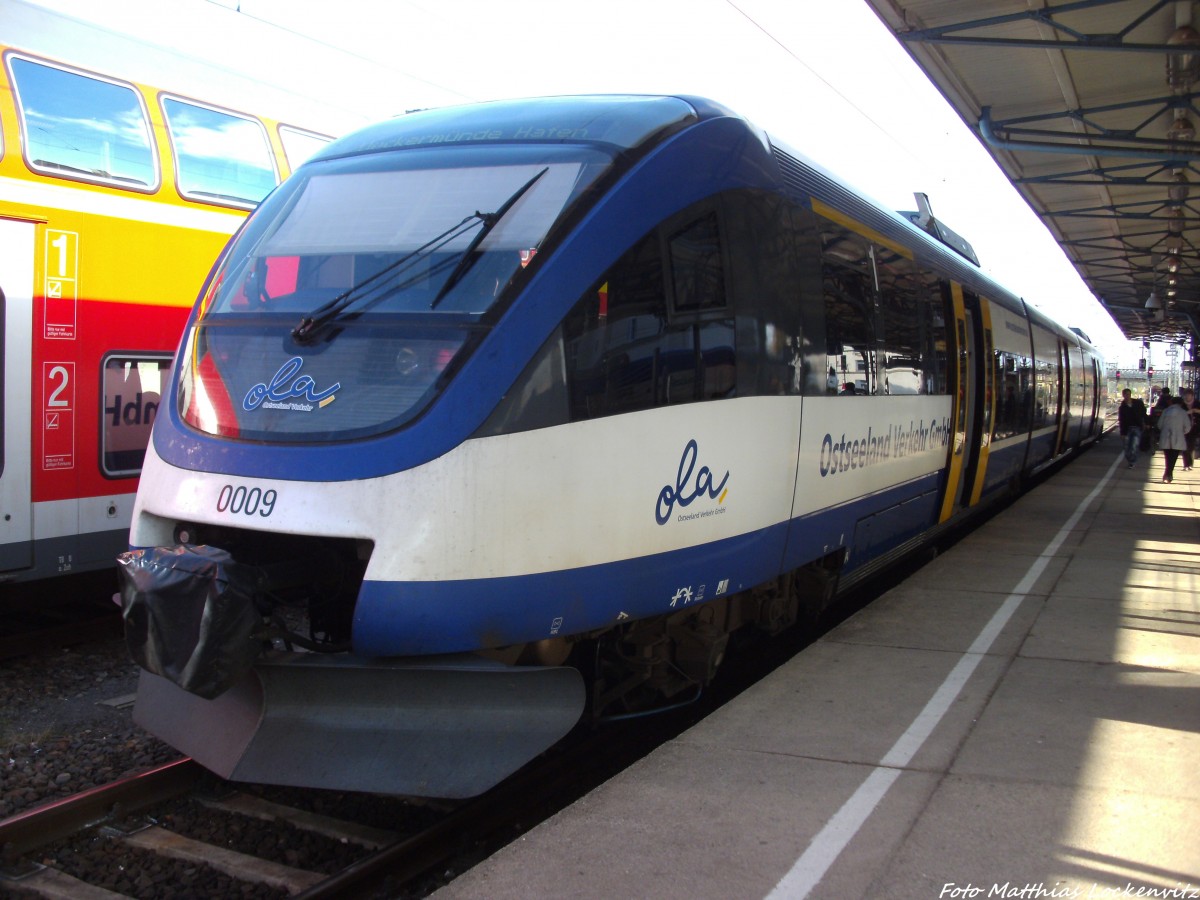 OLA VT 0009 mit ziel Ueckermnde Stadthafen im Bahnhof Neubrandenburg am 7.11.13