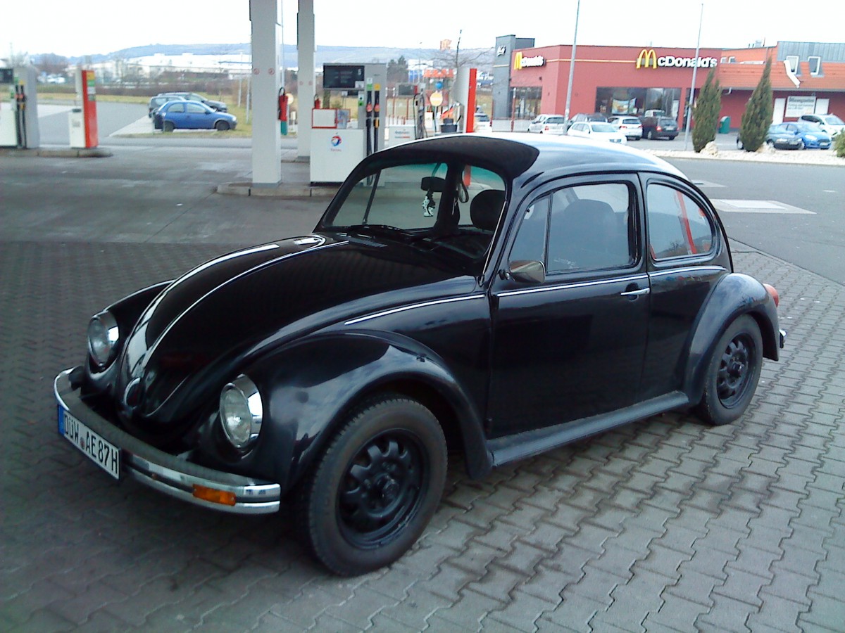 PKW VW Kfer gesehen auf dem Autohof in Grnstadt am 19.02.2014