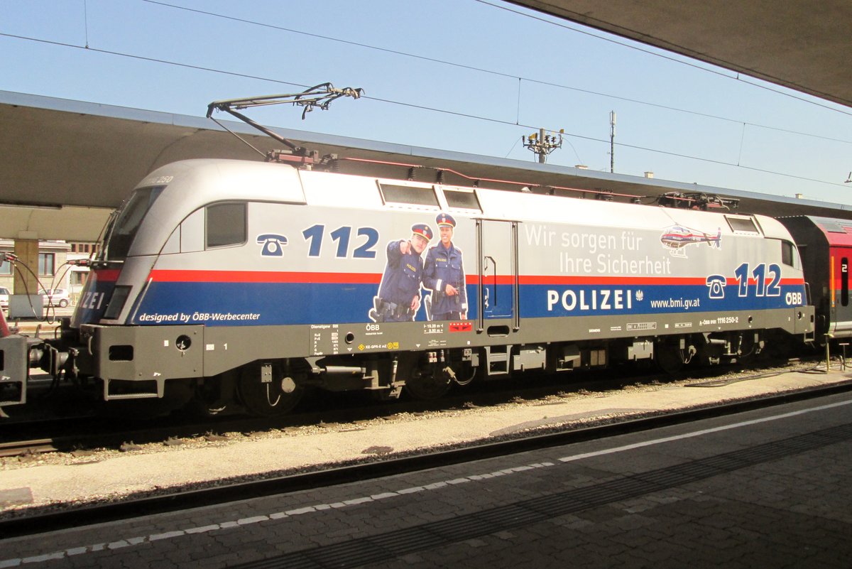 Polizeiwerber 1116 250 steht am 1 Juni 2015 in Wien West.