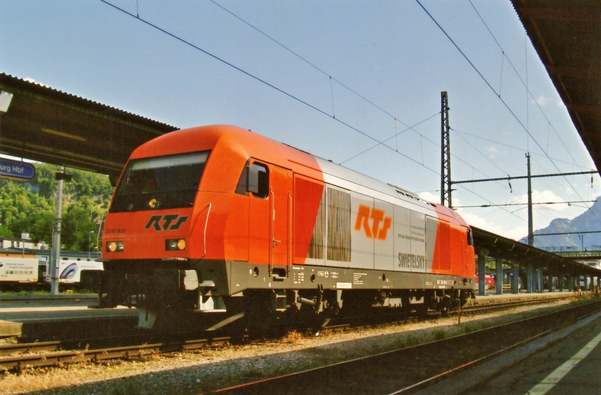 RTS 2016 905 steht am 29 Mai 2009 in Salzburg Hbf.