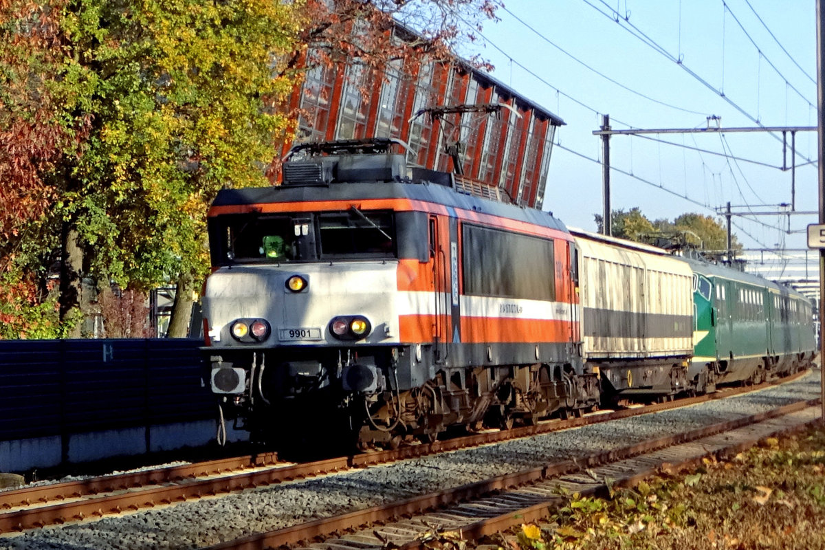 RXP 9901 zieht ein Museumszug durch Wijchen nach Eindhoven am 10 November 2019.