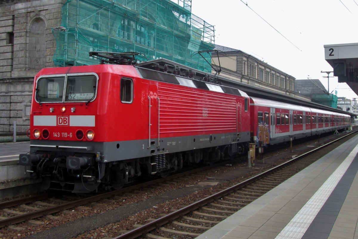 S-Bahn mit 143 119 in Nrnberg am 18 September 2015.