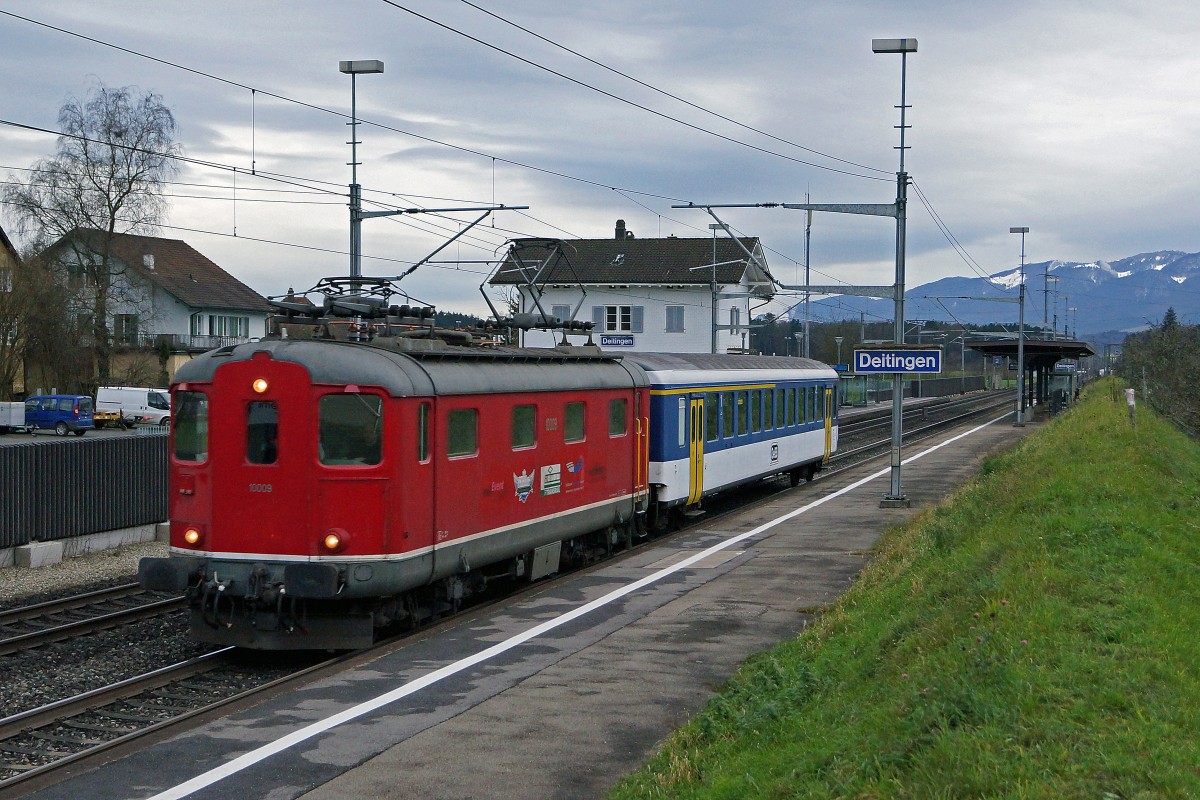 SBB: Re 4/4 | 10009 auf Sonderfahrt mit OeBB AB ex SBB bei Deitingen am 12. Dezember 2014.
Bahnsujets der Woche 50/2014 von Walter Ruetsch