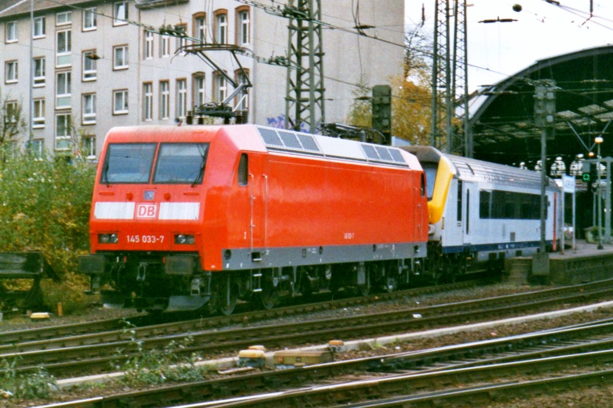 Scanbild von 145 033 in Aachen Hbf am 10 September 1999.
