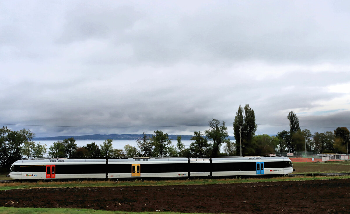 Seelinie Rorschach - Arbon - Romanshorn - Kreuzlingen (dann Fortsetzung Stein am Rhein - Schaffhausen): Thurbo GTW 2/8 in Münsterlingen Spital, 5.Oktober 2021 