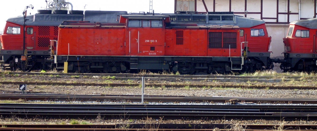 Seitenansicht der 298 100-9 am 30.03.2008 im Bahnhof Nordhausen