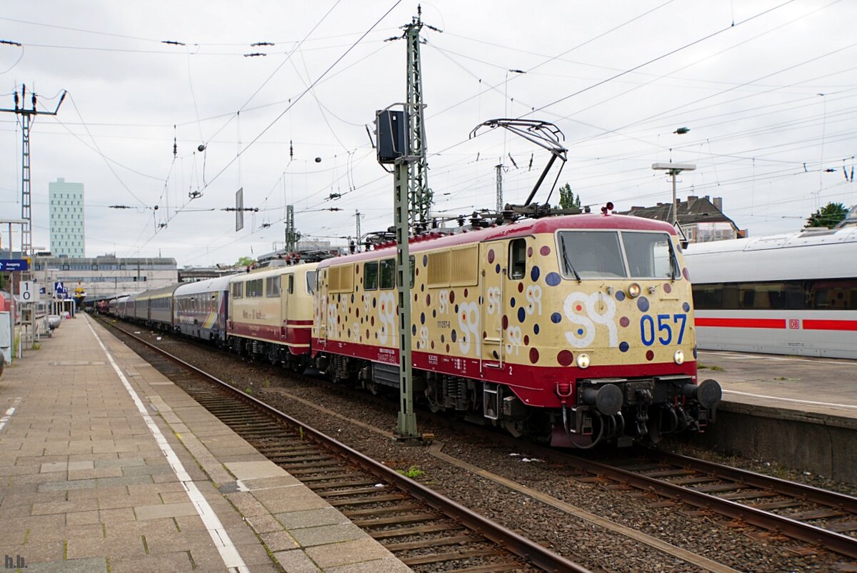 SMART RAIL 111 057-6 und 111 212-7 standen mit UEX 1397 in hh-altona,22.07.22