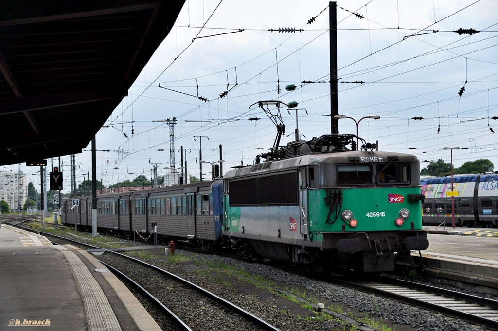 SNCF 42515 schob einen regionalzug aus strasbourg,18.07.19