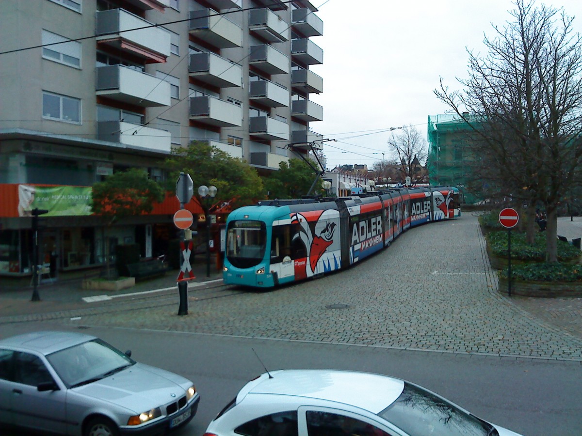Straßenbahn - Werbemotiv Mannheimer Adler - des RNV an der Endhaltestelle in Bad Dürkheim am 02.12.2013