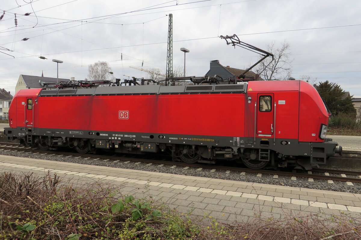 Tfzf für 193 388 durch Bochum Hbf am 14 Februari 2022.